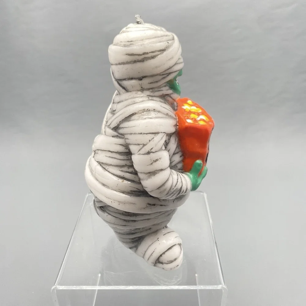 Vintage Mummy‎ Trick-or-Treat Gag Candle – Halloween Novelty Collectible